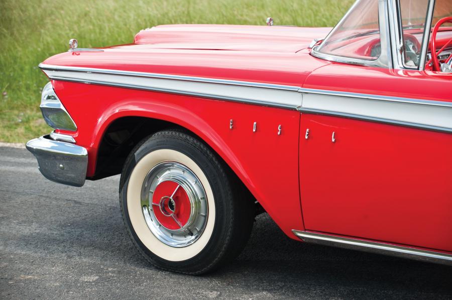 Детали экстерьера Edsel Corsair Convertible 1959 года  (фото 73 из 82)